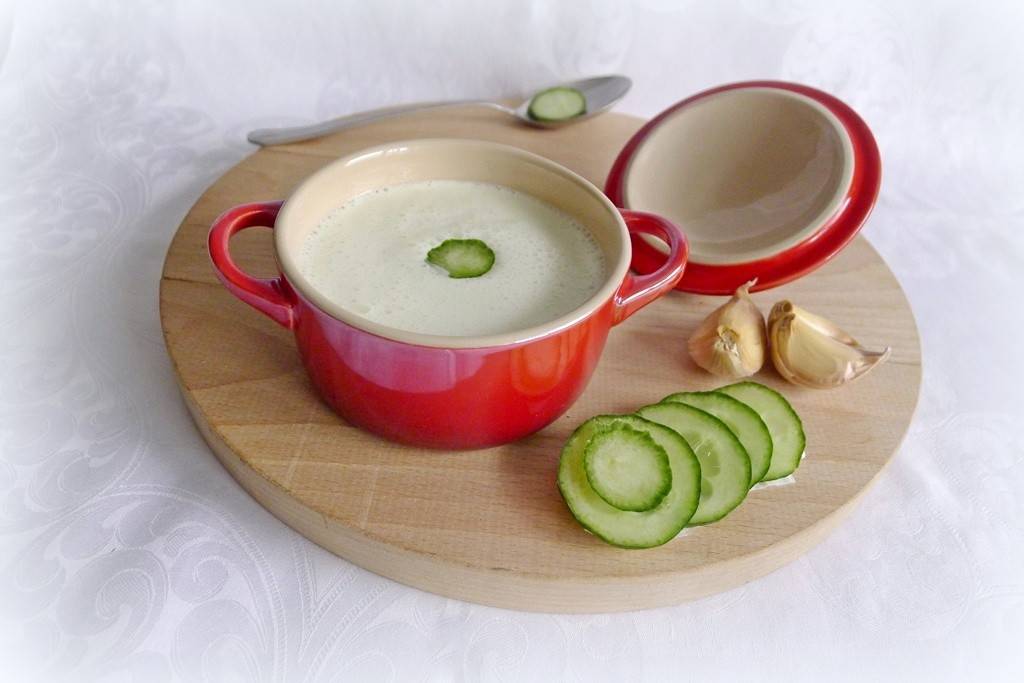 Geeiste Buttermilch-Gurkenkaltschale Rezept - ichkoche.de