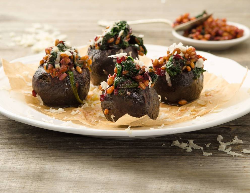 Rote Rüben mit pikanter Blattspinat-Weizen-Fülle Rote Rüben mit pikanter Blattspinat-Weizen-Fülle