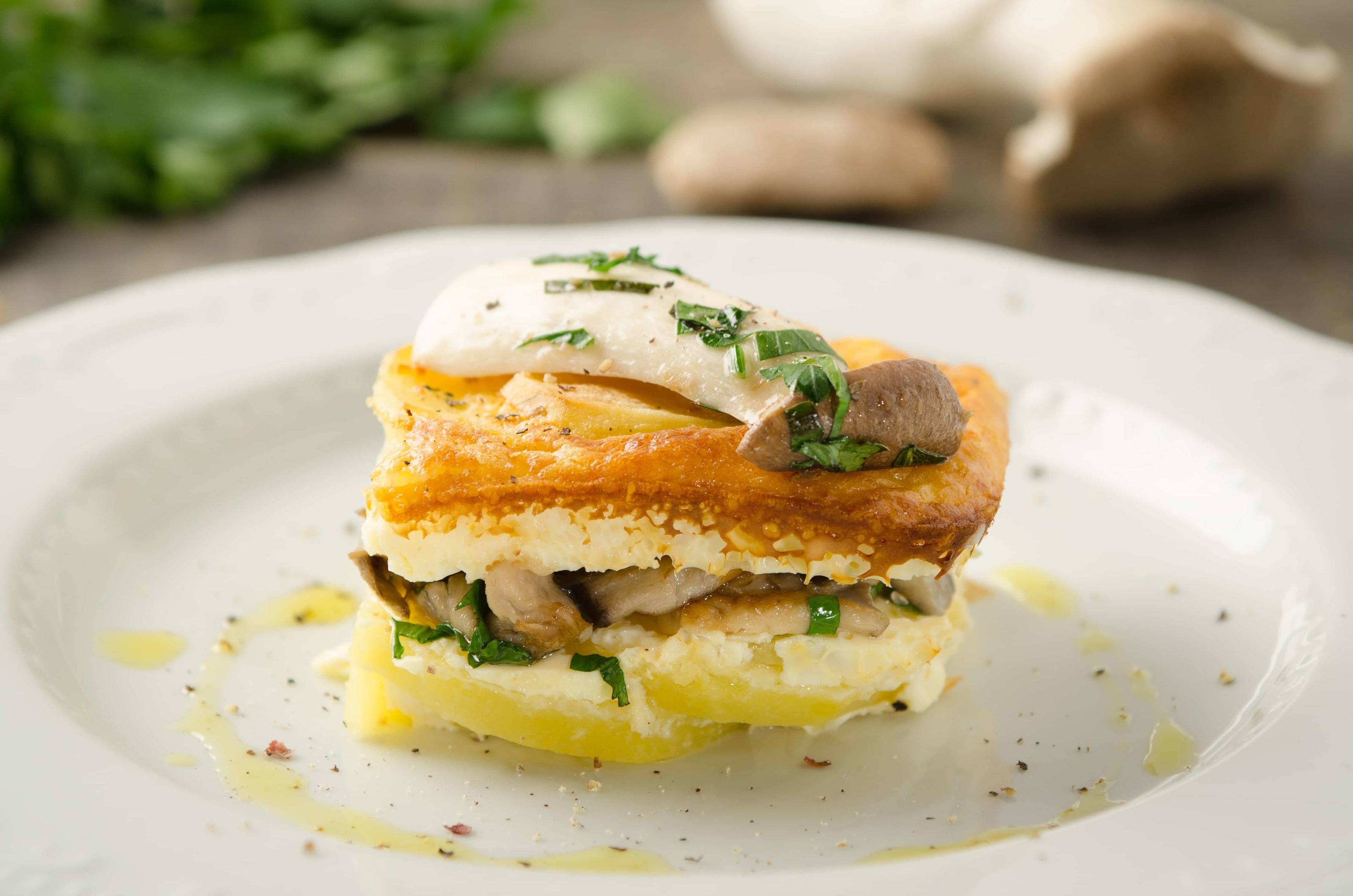 Cremiger Pilz-Kartoffelauflauf mit Bergkäse