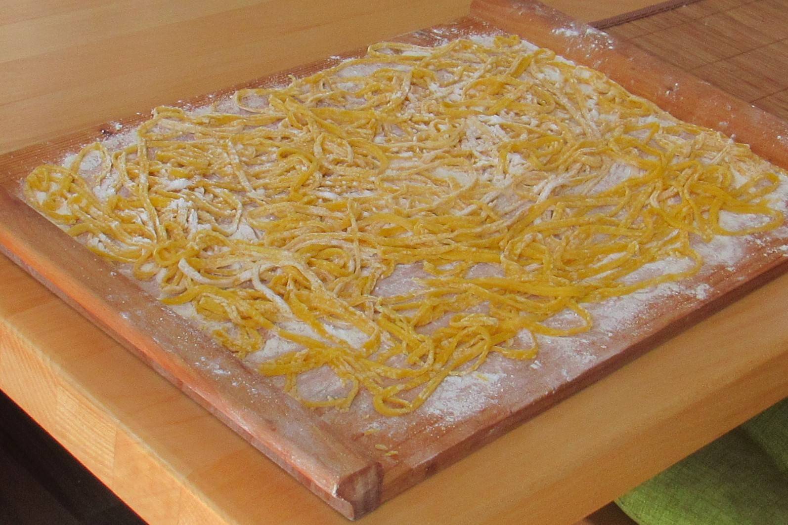Selbstgemachte Pasta - Grundrezept - ichkoche.at