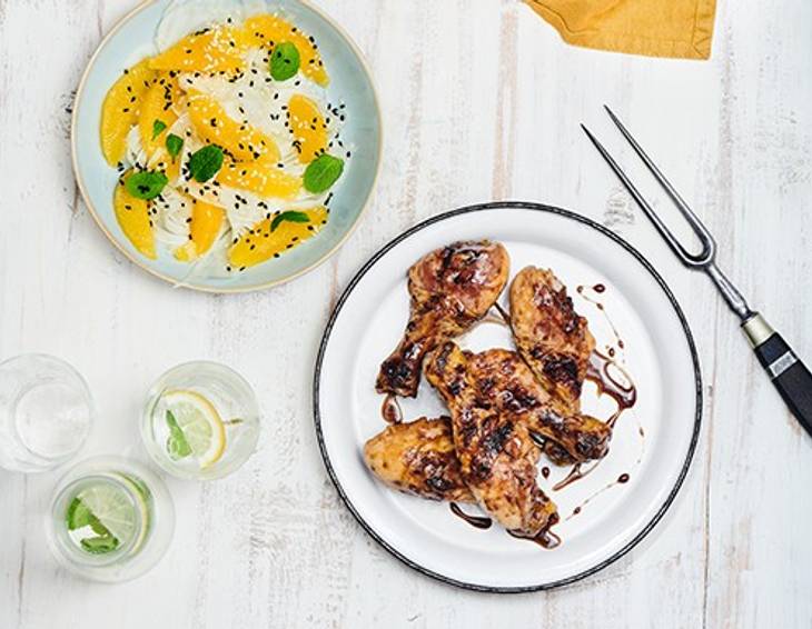 Coca-Cola-Huhn mit Ofen-Erdäpfel und Fenchelsalat