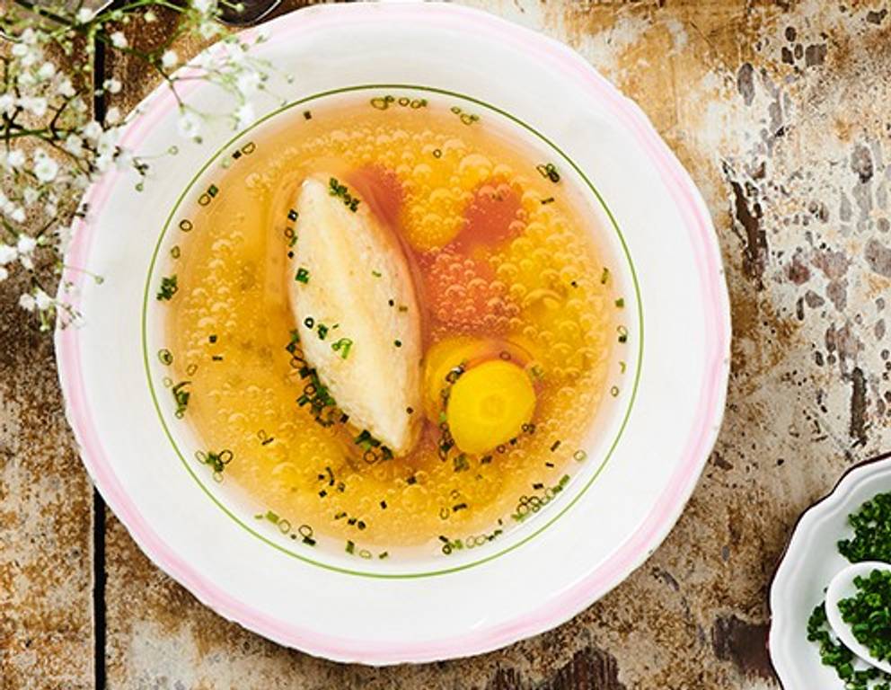Tiroler Grießnockerlsuppe Tiroler Grießnockerlsuppe