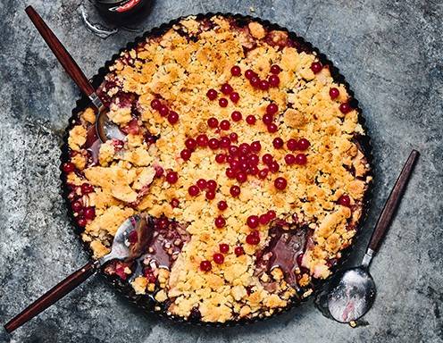 Apfelstreuselkuchen mit Ribiseln Rezept