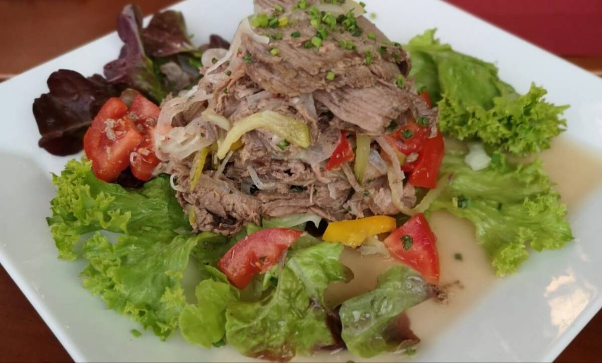 Pikanter Rindfleischsalat Rezept - ichkoche.ch Pikanter Rindfleischsalat Rezept - ichkoche.ch