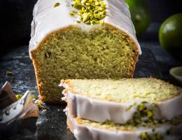 Avocado-Limetten-Kuchen mit Limetten-Zuckerguss Avocado-Limetten-Kuchen mit Limetten-Zuckerguss