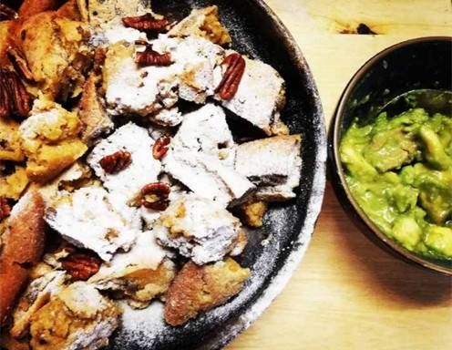 Kaiserschmarrn mit Süßkartoffel und Avocadoröster