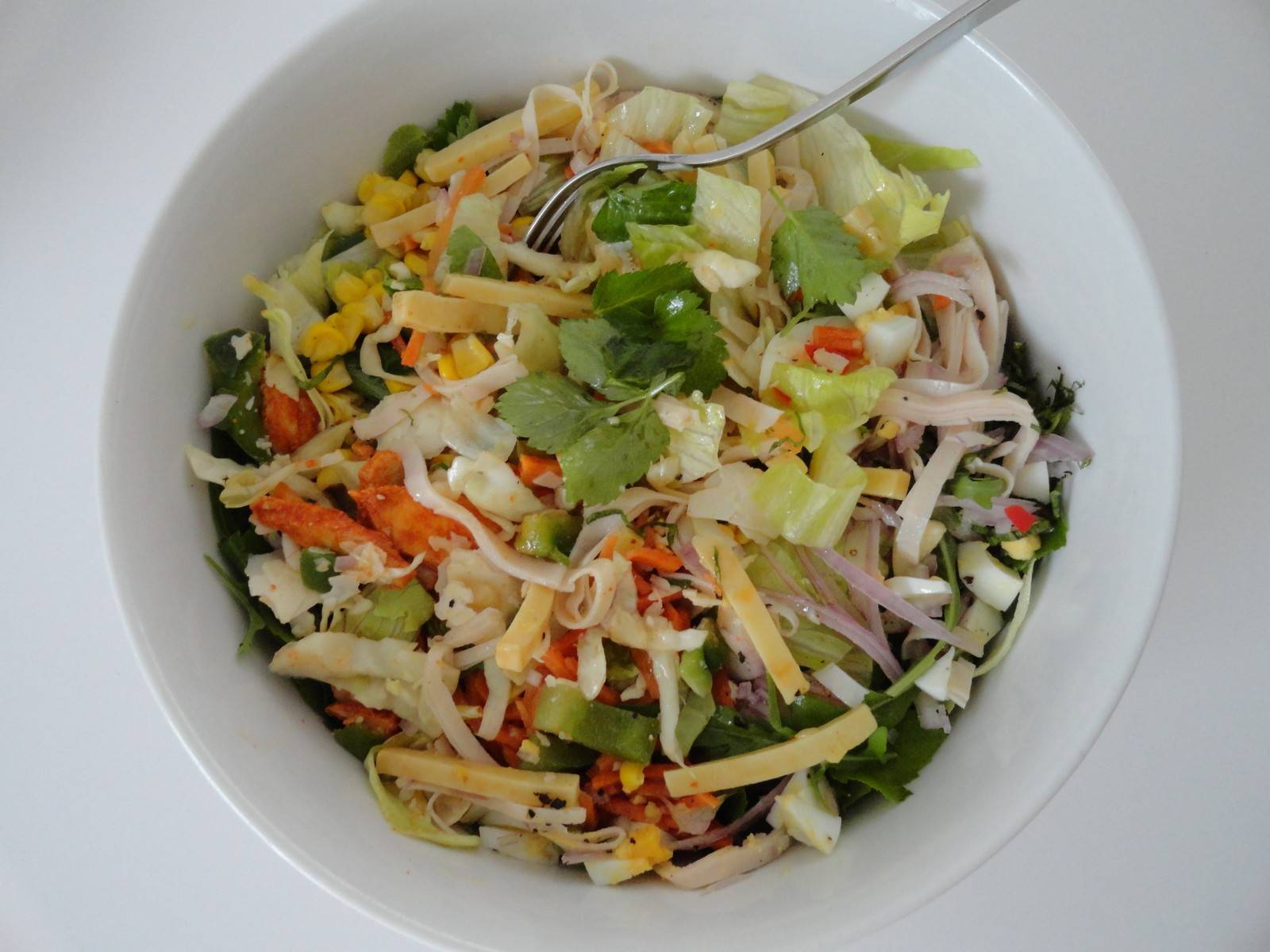 Salat mit Bergkäse Rezept - ichkoche.at Salat mit Bergkäse Rezept - ichkoche.at