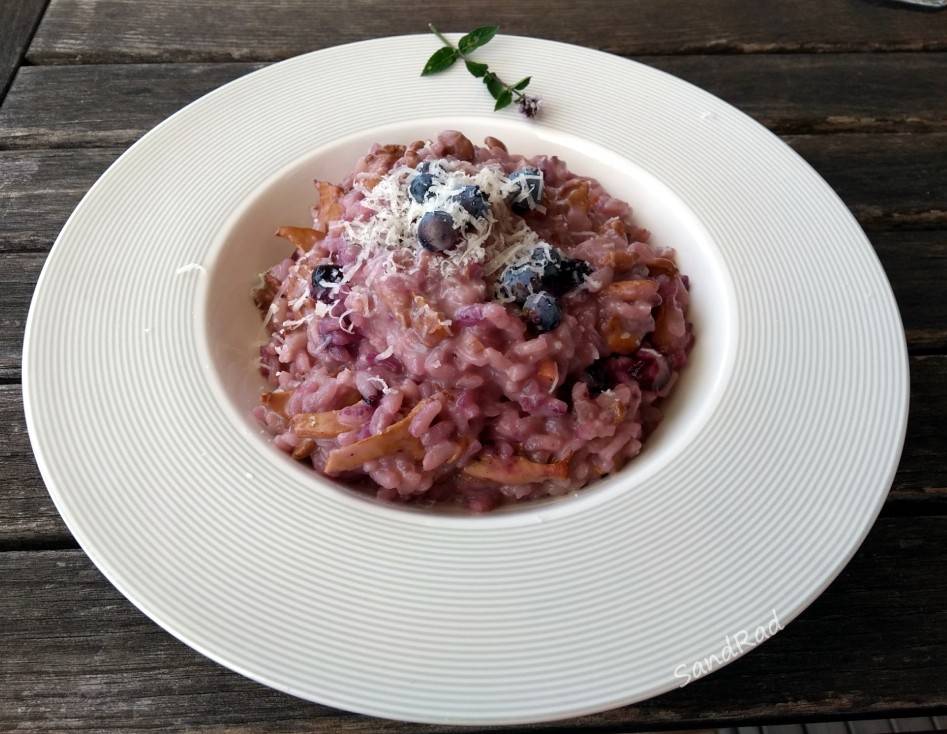 Risotto mit Heidelbeeren und Eierschwammerl