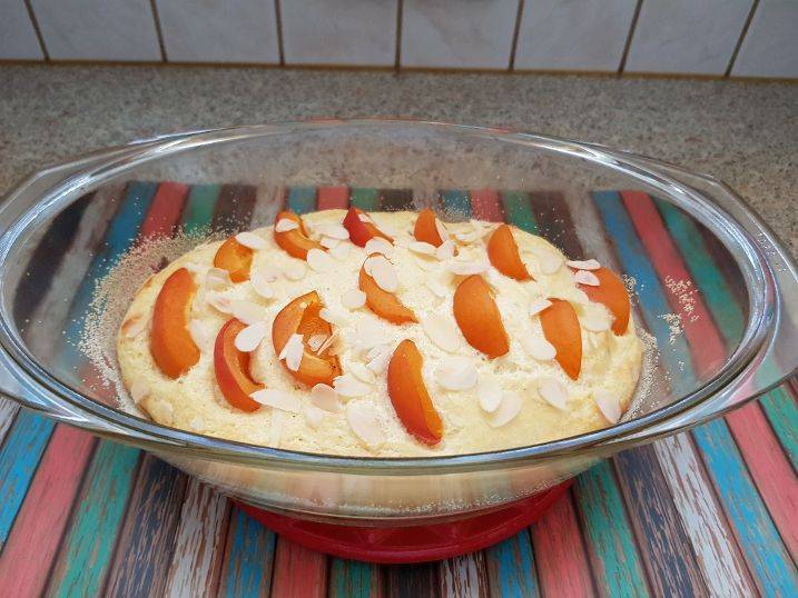 Topfenauflauf mit Marillen