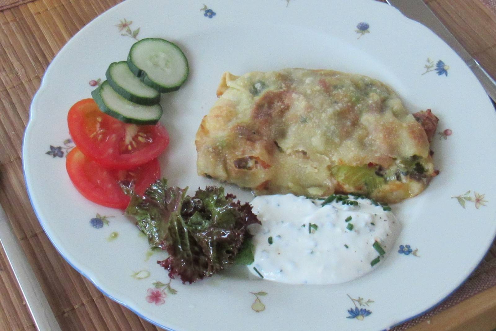 Gemüsestrudel mit Schnittlauchsauce