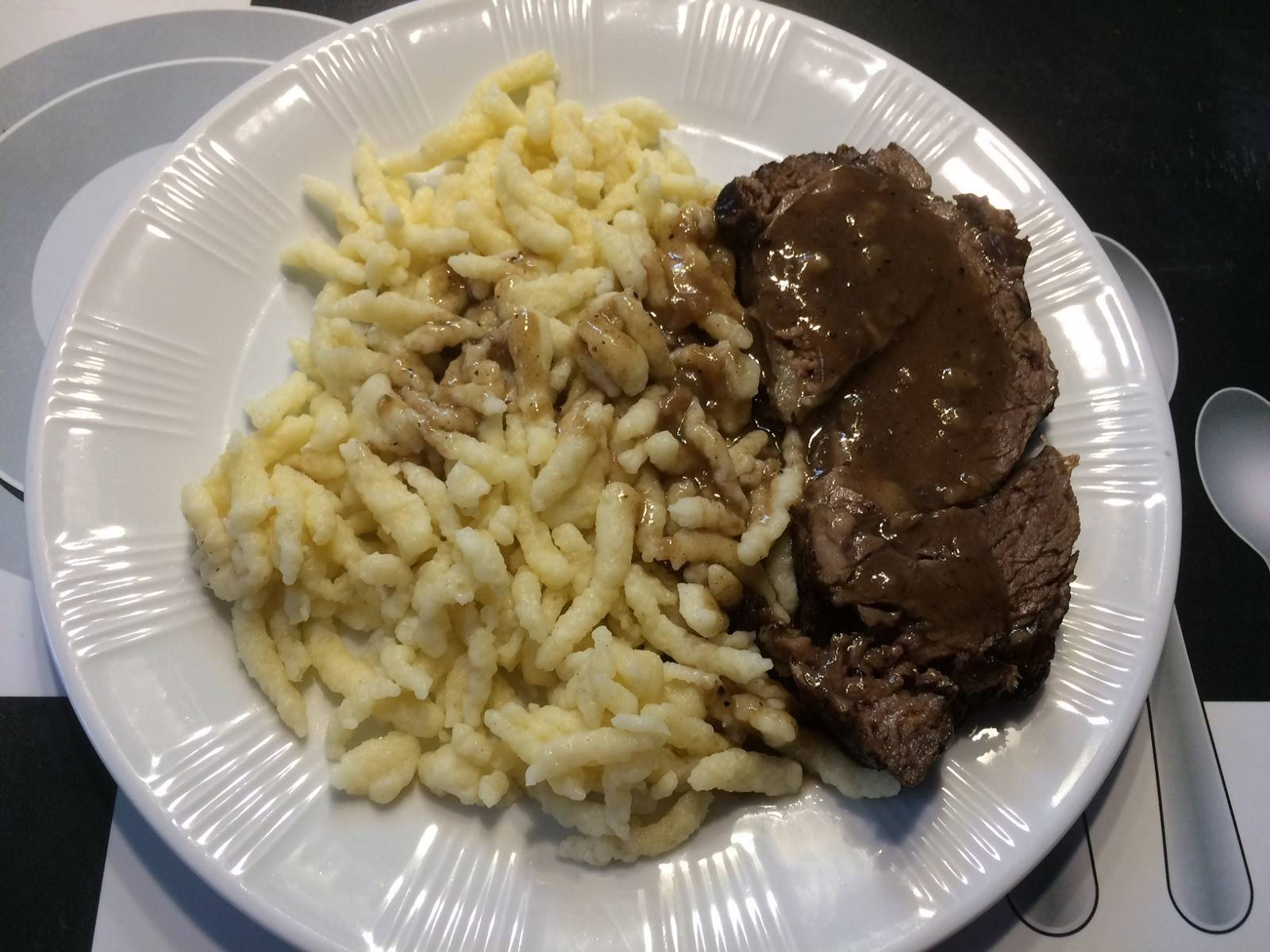 Rinderschmorbraten Rezept - ichkoche.de Rinderschmorbraten Rezept - ichkoche.de