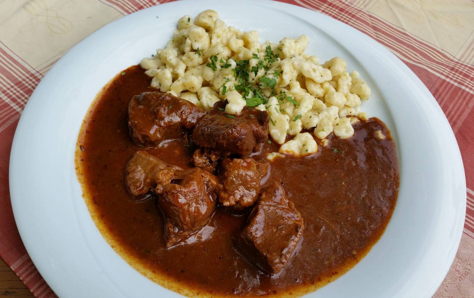 Herzhaftes Rindsgulasch