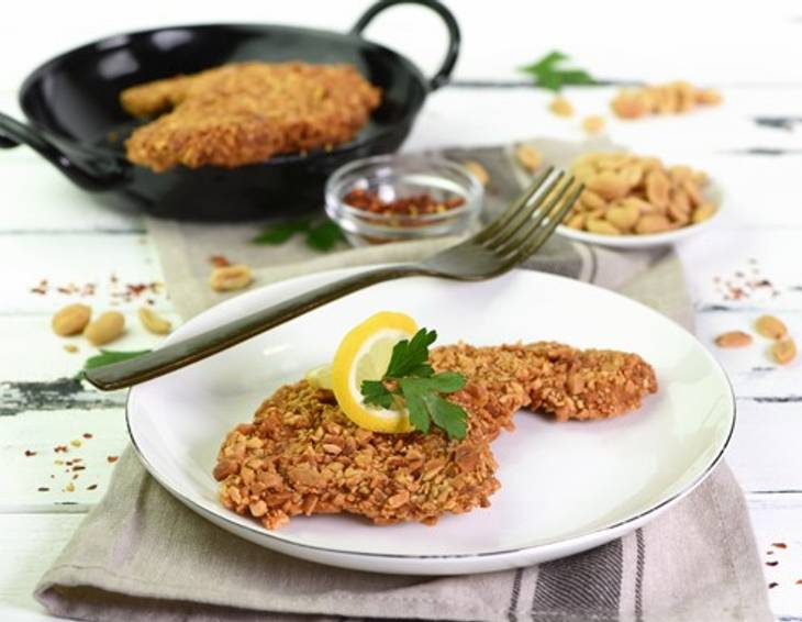 Wiener Schnitzel mit Erdnuss-Chili-Kruste Wiener Schnitzel mit Erdnuss-Chili-Kruste