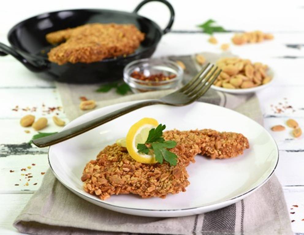 Wiener Schnitzel mit Erdnuss-Chili-Kruste Wiener Schnitzel mit Erdnuss-Chili-Kruste