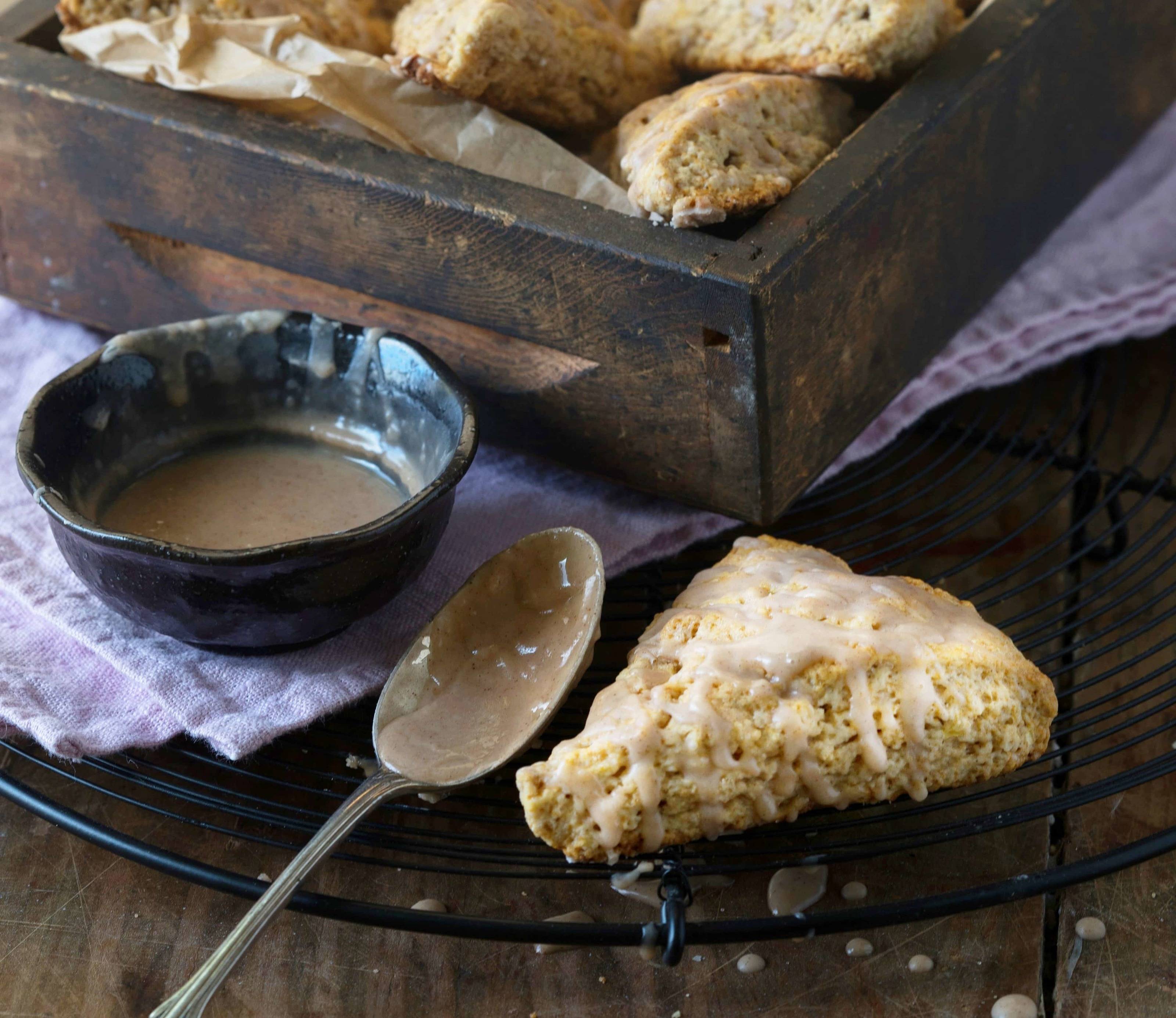 Apfel-Chai-Scones