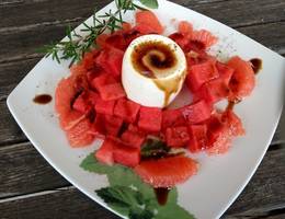 Gupferlkäse mit Wassermelone und Pink Grapefruit Gupferlkäse mit Wassermelone und Pink Grapefruit