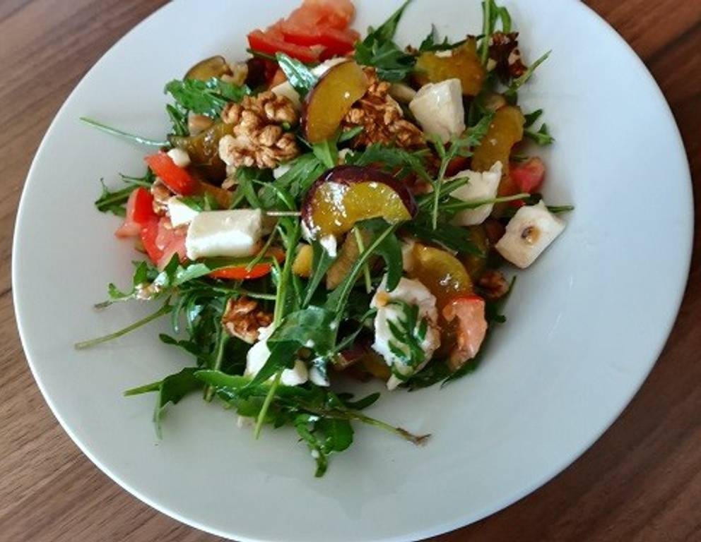 Rucolasalat mit Zwetschken Rucolasalat mit Zwetschken