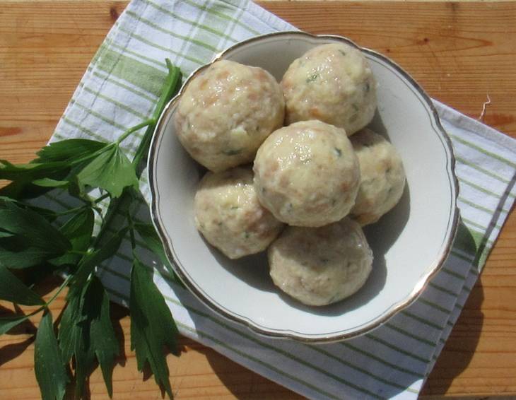 Bayrische Semmelknödel Bayrische Semmelknödel