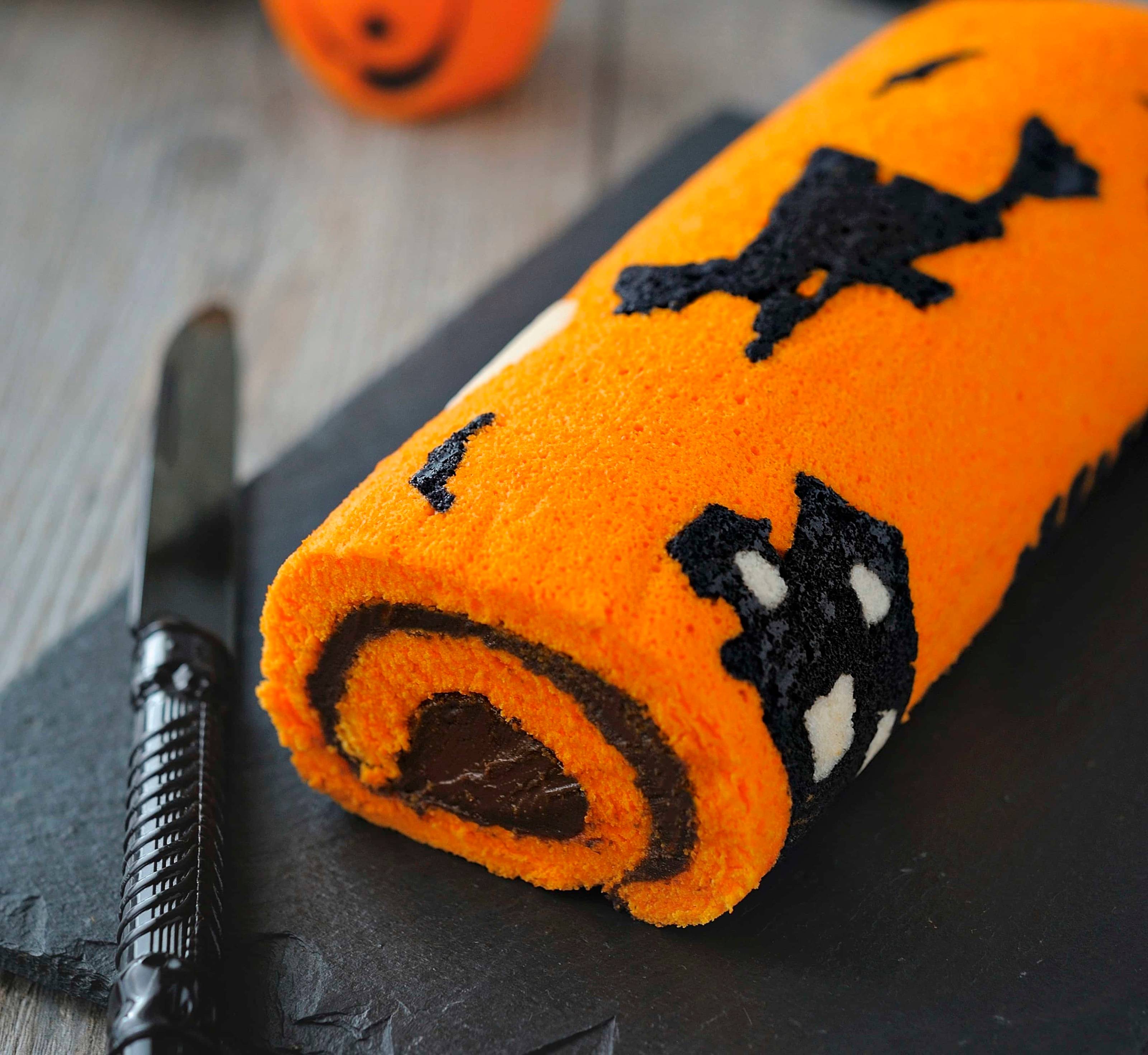 Halloween Biskuitroulade Rezept