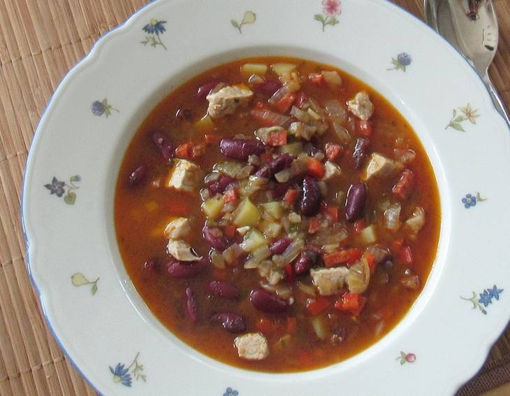 Serbische Bohnensuppe Serbische Bohnensuppe