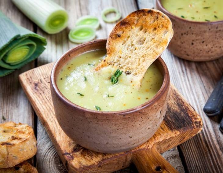 Vichyssoise - Kalte Lauchsuppe Vichyssoise - Kalte Lauchsuppe