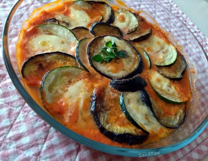 Melanzani und Zucchini gratiniert