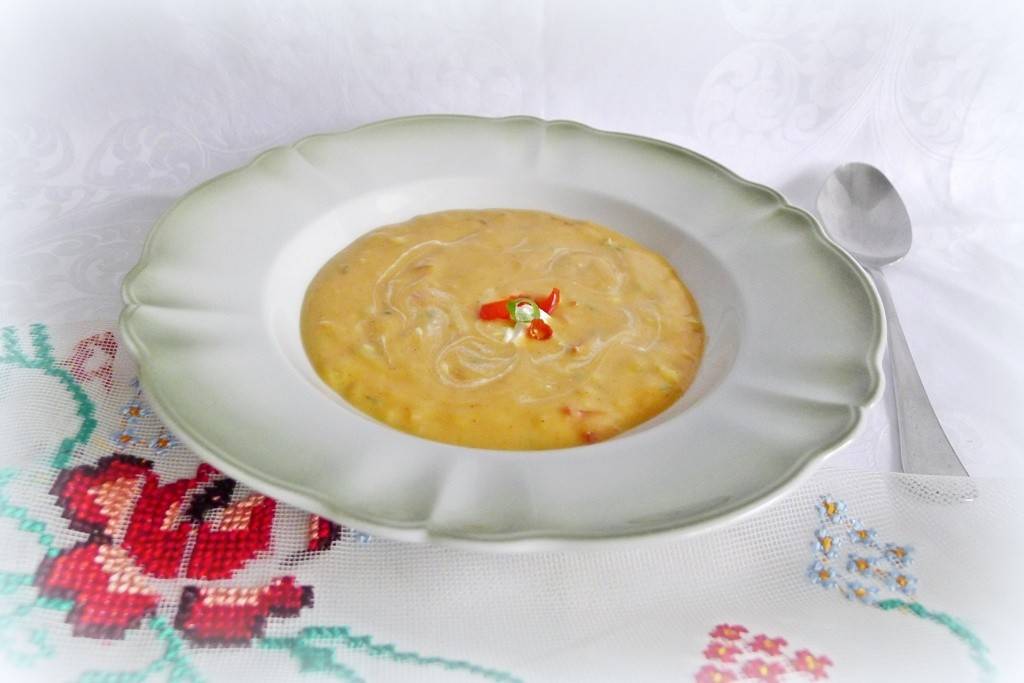 Paprikacurrysuppe