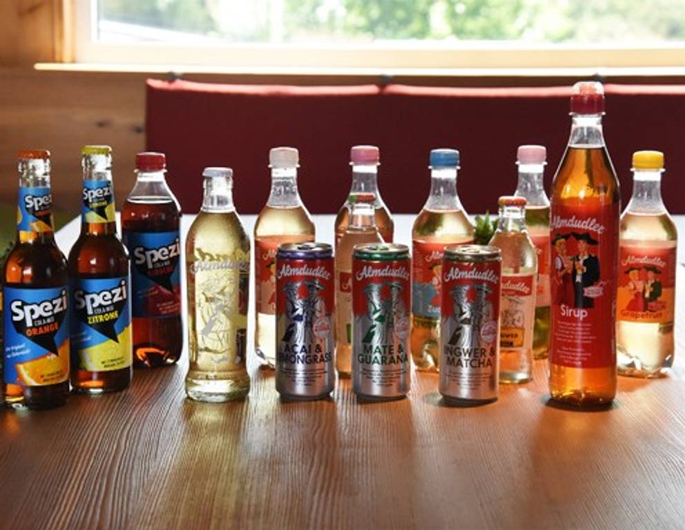 Energydrink, der Klassiker "Almdudler Original" oder gar ein Spezi? Energydrink, der Klassiker "Almdudler Original" oder gar ein Spezi?