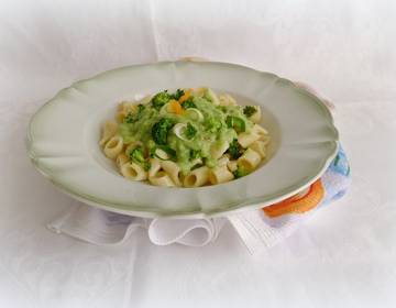 Brokkoli mit Käsesauce Brokkoli mit Käsesauce