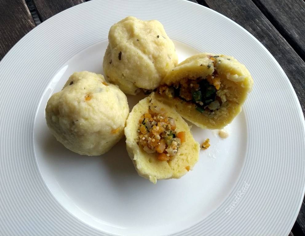 Kartoffelknödel mit Kürbis-Zucchinifüllung Kartoffelknödel mit Kürbis-Zucchinifüllung