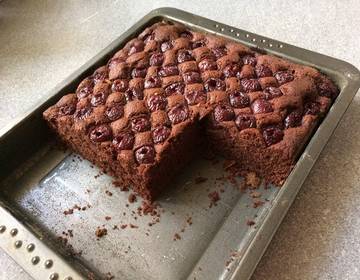 Kirschenkuchen mit dunkler Schokolade Kirschenkuchen mit dunkler Schokolade