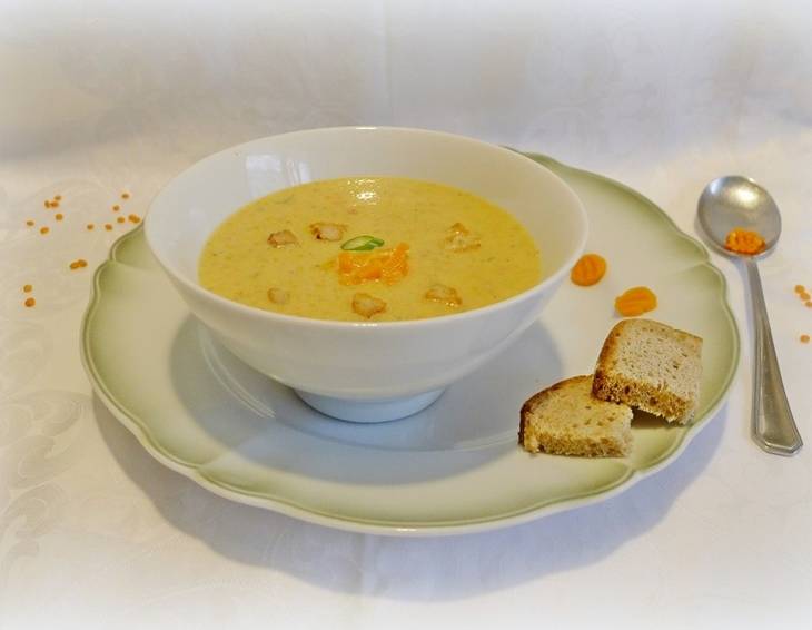 Karottensuppe mit Linsen Karottensuppe mit Linsen
