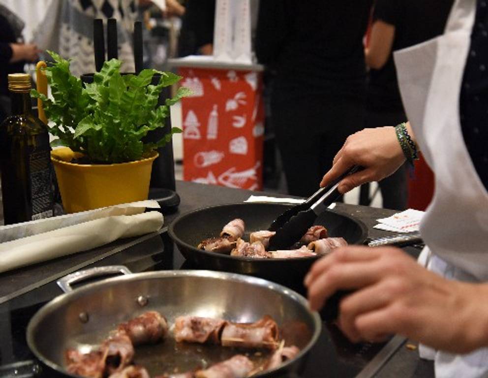 Es wurde live gekocht! Tina Ganser zeigt Ihre Künste auf der ichkoche.at-Kochbühne Es wurde live gekocht! Tina Ganser zeigt Ihre Künste auf der ichkoche.at-Kochbühne