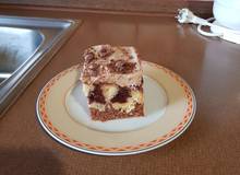 Poke-Cake mit Kirschpudding-Füllung Poke-Cake mit Kirschpudding-Füllung