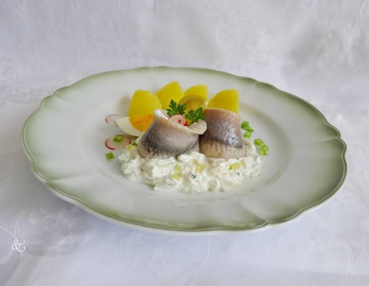 Matjesfilet nach Hausfrauenart Matjesfilet nach Hausfrauenart