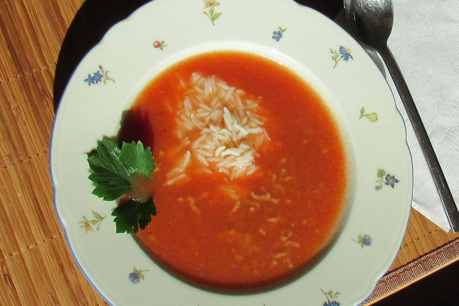 Tomatensuppe mit Langkornreis