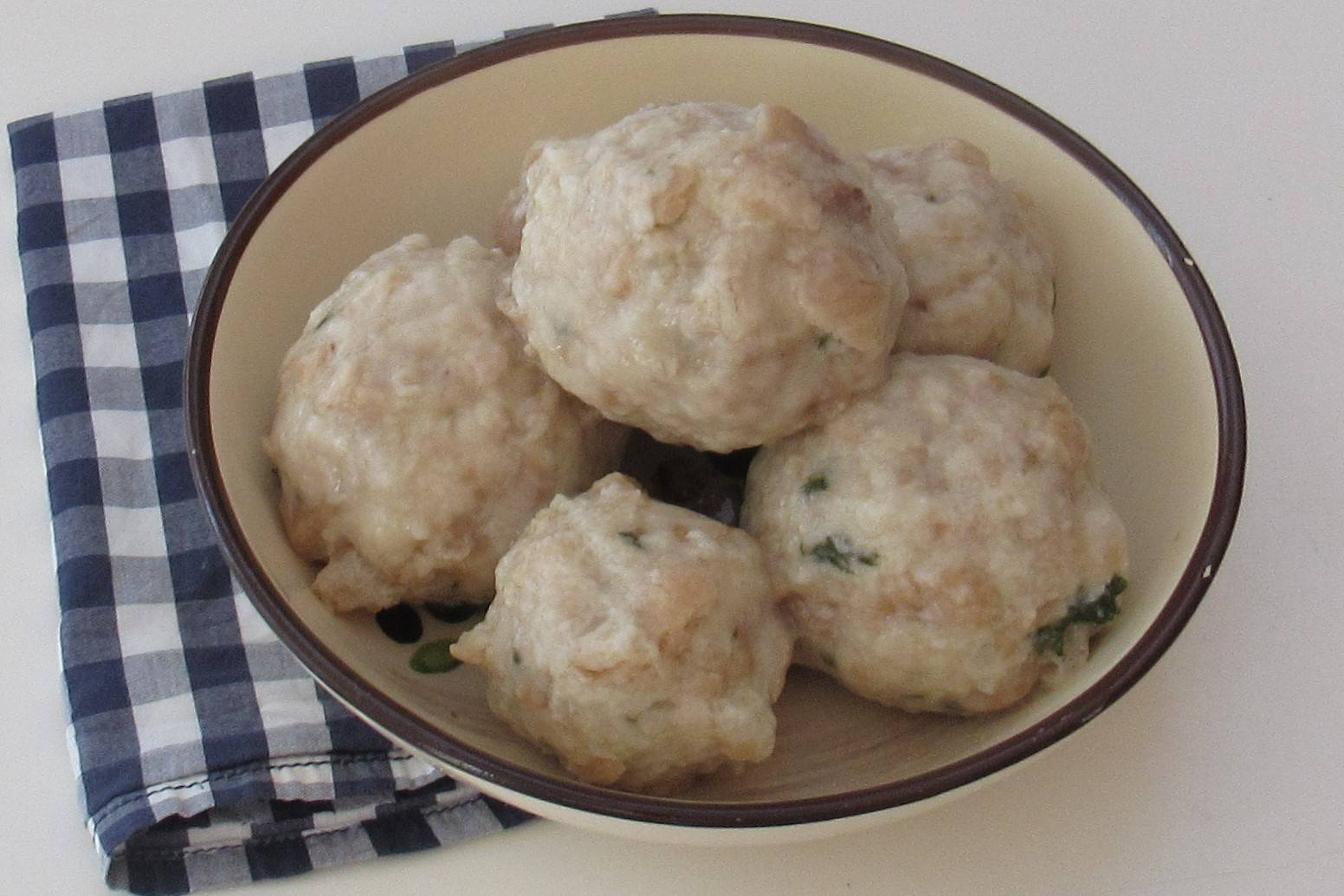 Bayrische Semmelknödel Rezept - ichkoche.at Bayrische Semmelknödel Rezept - ichkoche.at