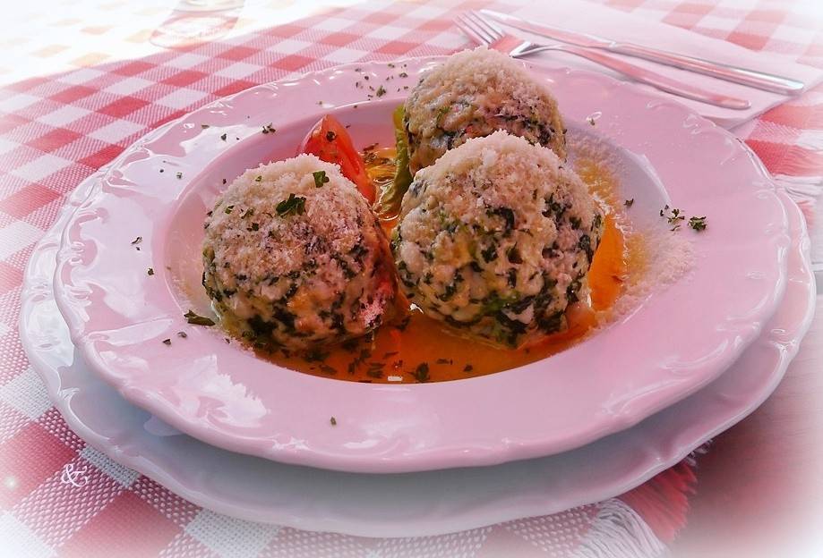 Spinatknödel mit brauner Butter und Parmesan