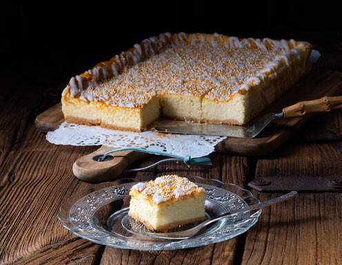 Schafkäsekuchen mit Zuckerguss