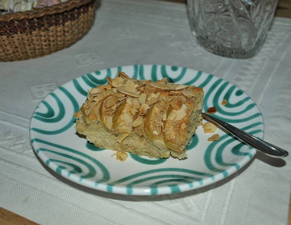 Apfelkuchen mit Buchweizenmehl und Mandelblättchen Apfelkuchen mit Buchweizenmehl und Mandelblättchen