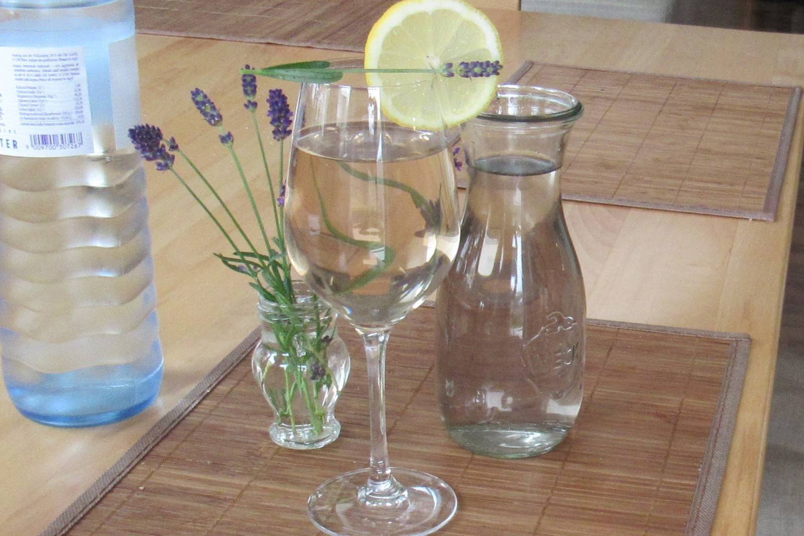 Französische Lavendel-Limonade