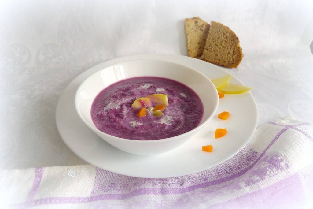 Rotkraut-Apfel-Rahmsuppe