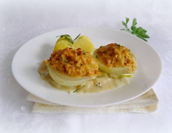 Gefüllte Zwiebeln Gefüllte Zwiebeln