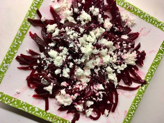 Rote Rüben Salat mit Feta Rezept - ichkoche.ch Rote Rüben Salat mit Feta Rezept - ichkoche.ch