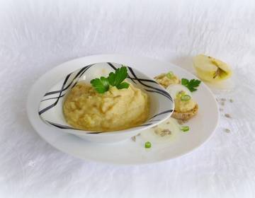 Würziger Apfel-Zwiebel-Aufstrich Würziger Apfel-Zwiebel-Aufstrich