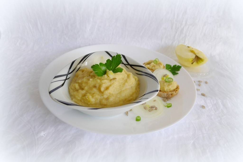 Würziger Apfel-Zwiebel-Aufstrich Rezept - ichkoche.at Würziger Apfel-Zwiebel-Aufstrich Rezept - ichkoche.at