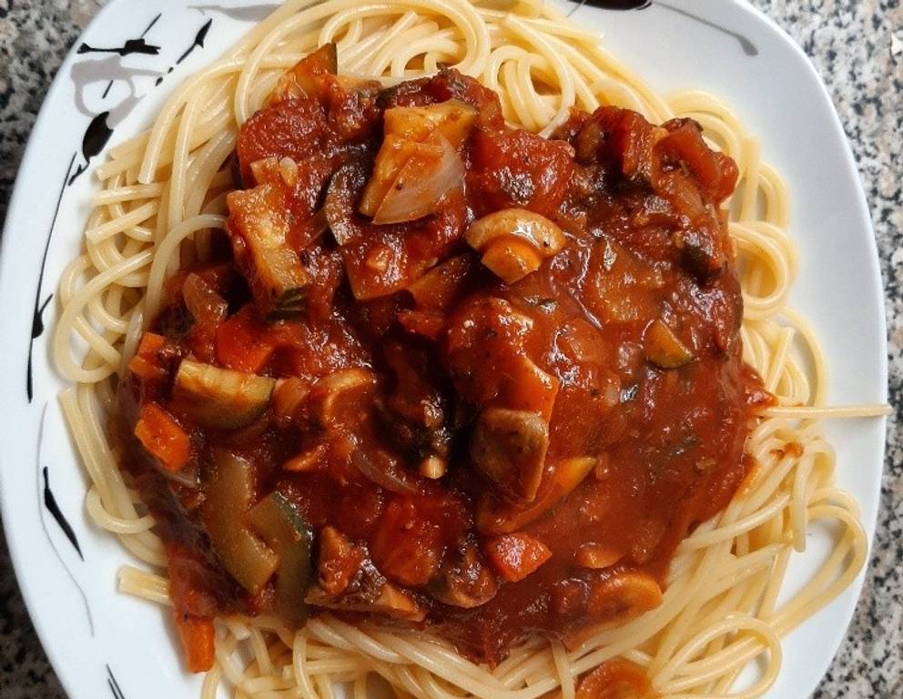 Spaghetti mit Gemüse Sugo Spaghetti mit Gemüse Sugo