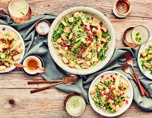 Quinoa Spargel-Salat mit mariniertem Tofu