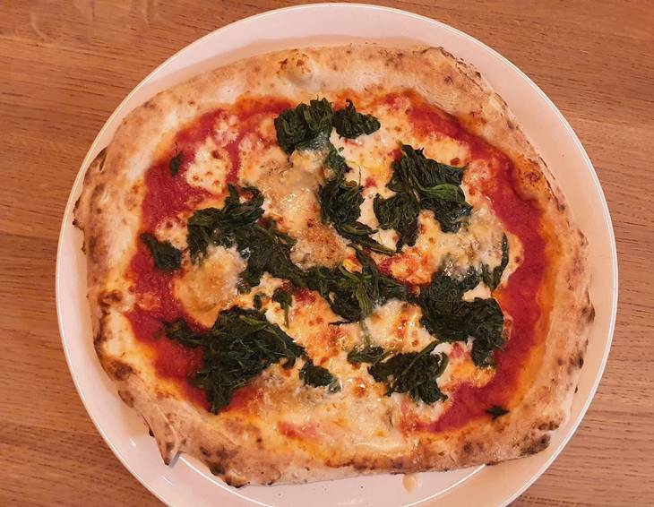 Spinat-Gorgonzola-Pizza