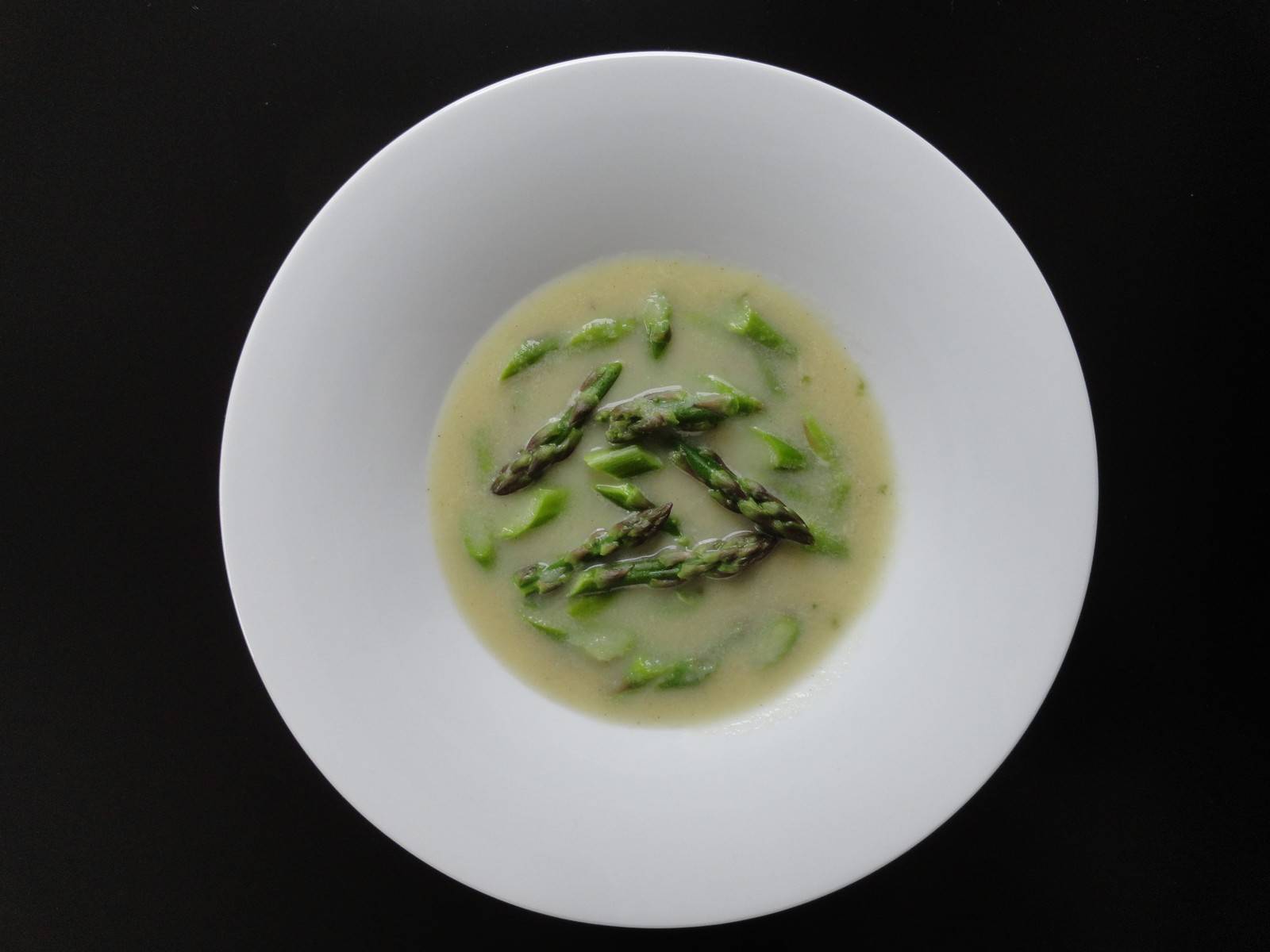 Grüne Spargelsuppe Rezept - ichkoche.ch